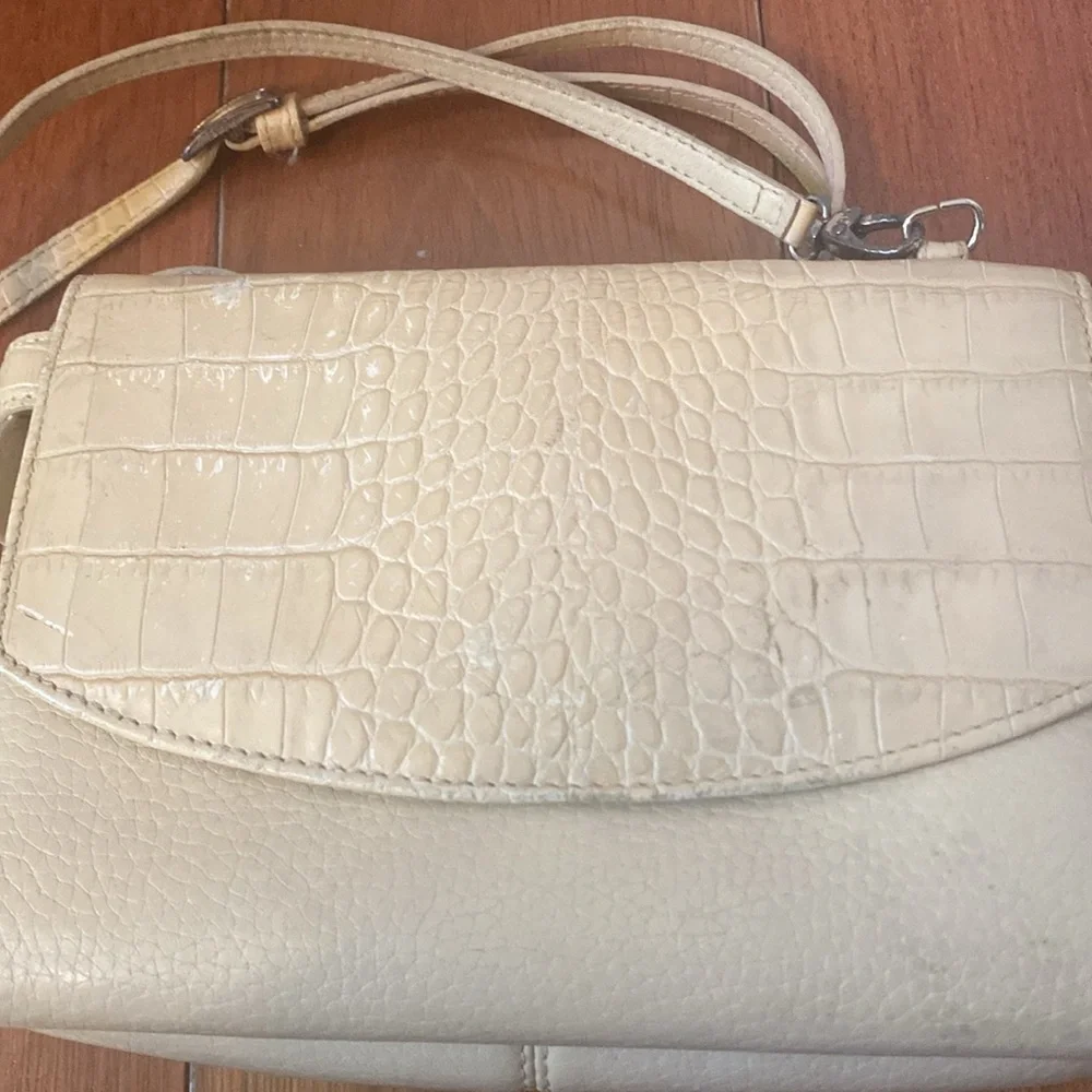 VTG 80’s Brighton Ivory Croc Pebble leather organizer crossbody wallet purse